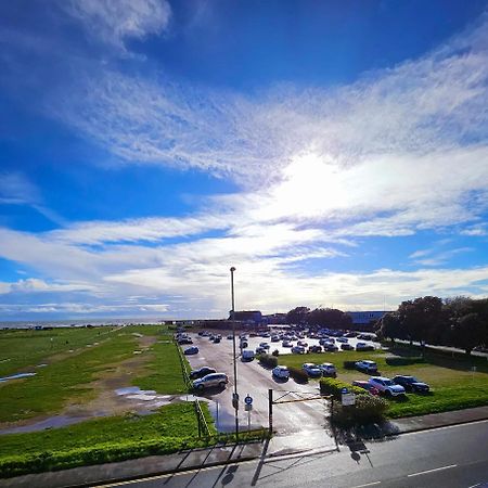 Seaview 2 Bedroom Apartment Littlehampton Kültér fotó