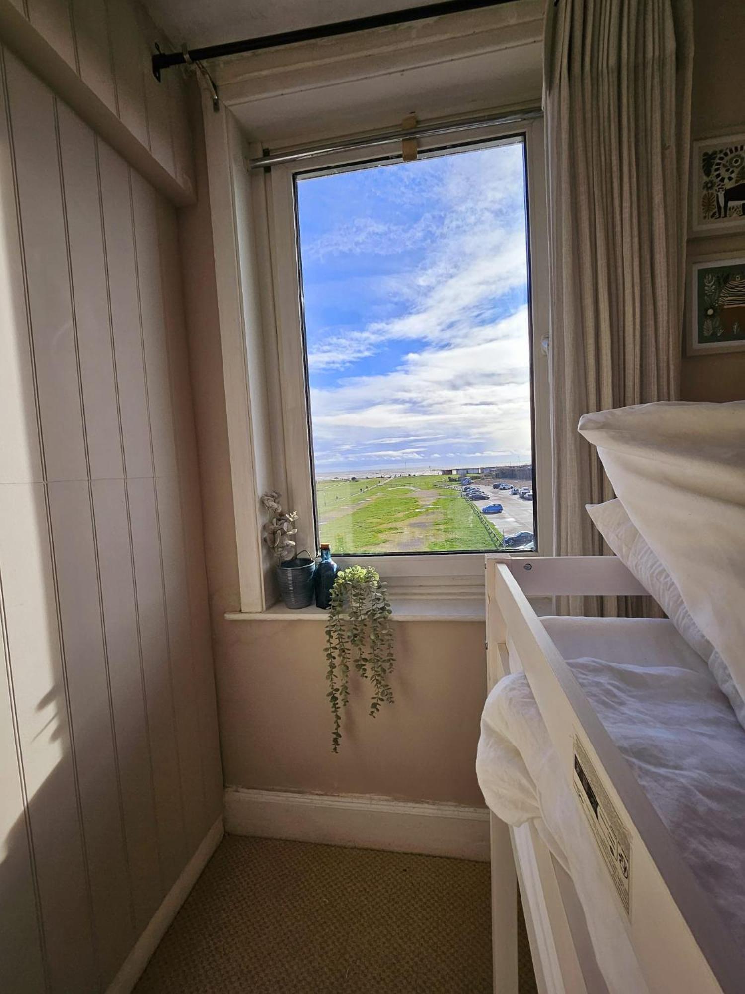 Seaview 2 Bedroom Apartment Littlehampton Kültér fotó