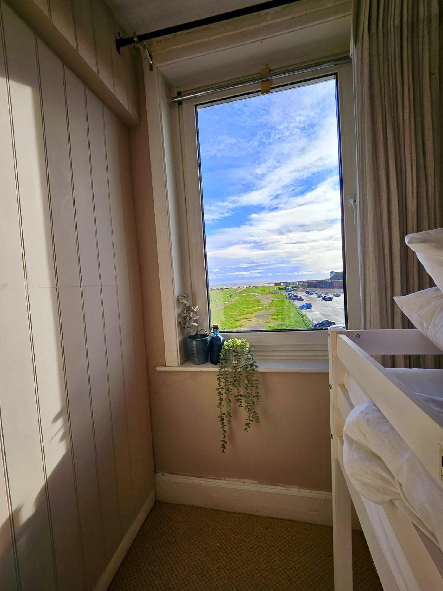 Seaview 2 Bedroom Apartment Littlehampton Kültér fotó